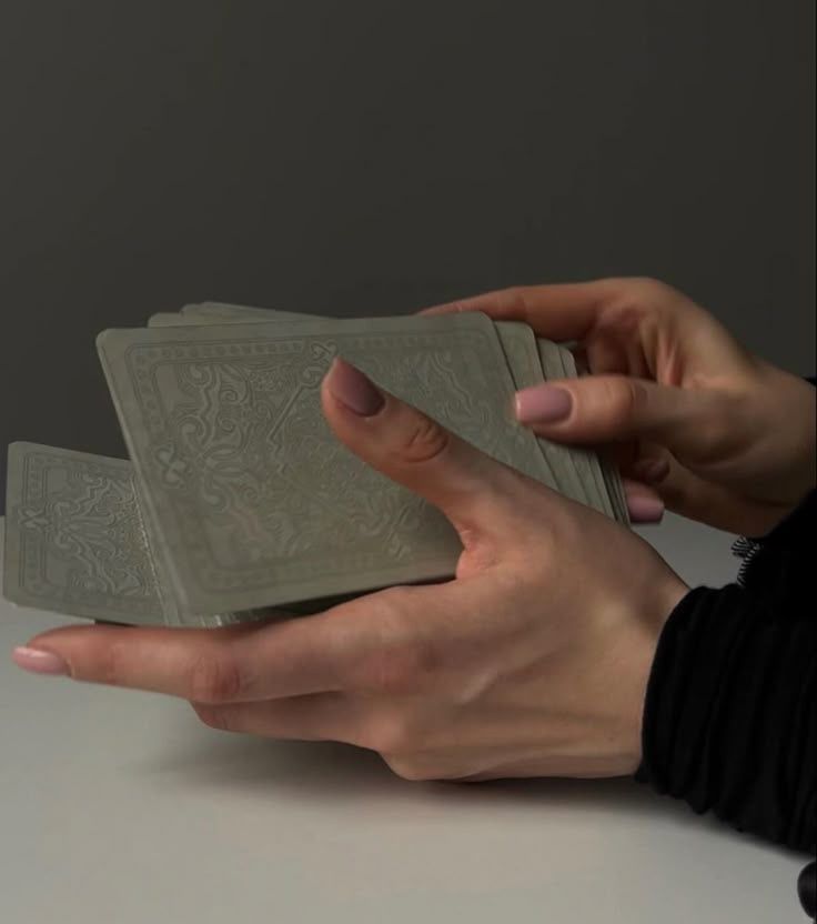 INTUITIVE GUIDE / TAROT TERAPEUTICO